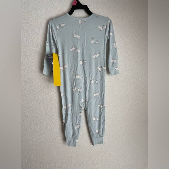 Modern Moments by Gerber Baby  Neutral Super Soft Easter One-Piece Pajama,-18M - Picture 3 of 5